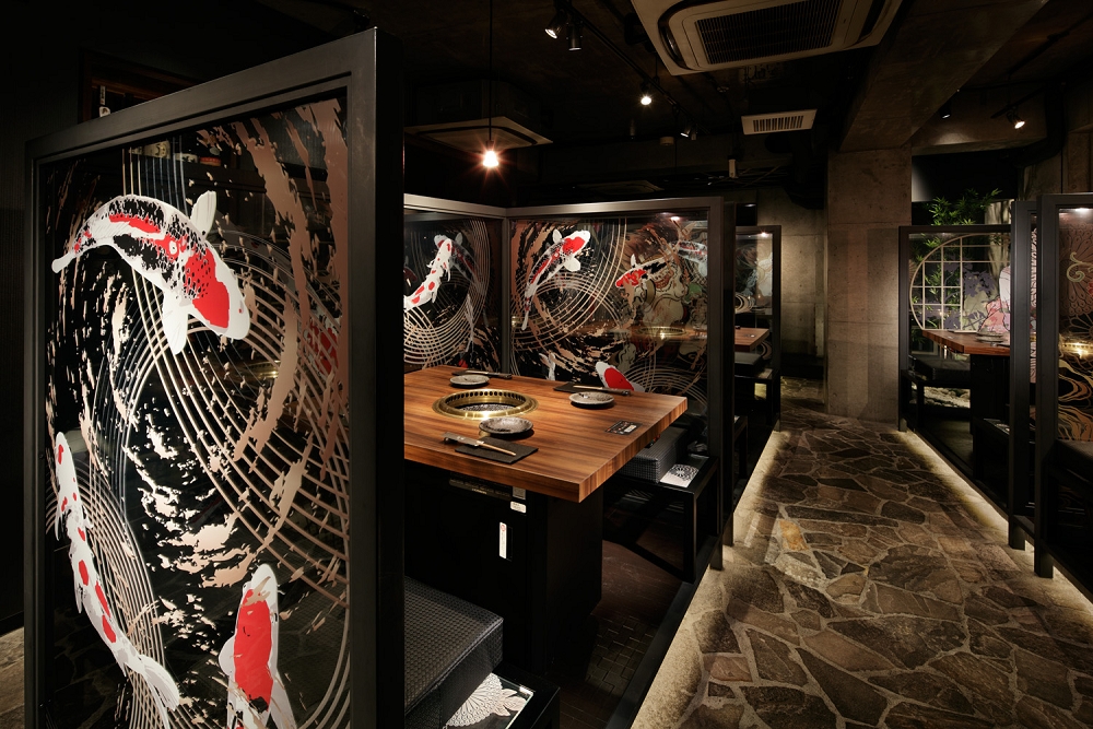 焼肉鍋問屋 志方　撮影者：河野 政人（ナカサ＆パートナーズ）