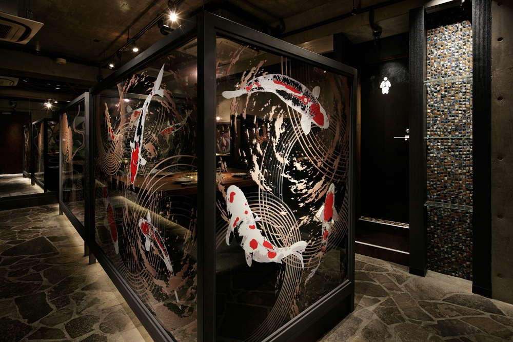 焼肉鍋問屋 志方　撮影者：河野 政人（ナカサ＆パートナーズ）