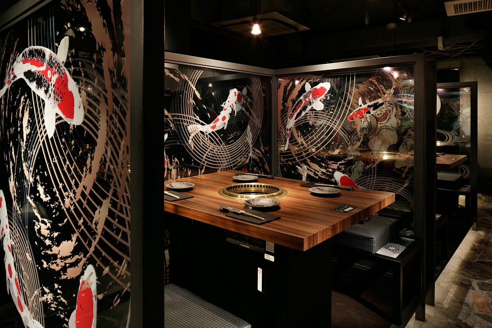 焼肉鍋問屋 志方　撮影者：河野 政人（ナカサ＆パートナーズ）